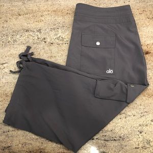 ALO Yoga Gray Capris